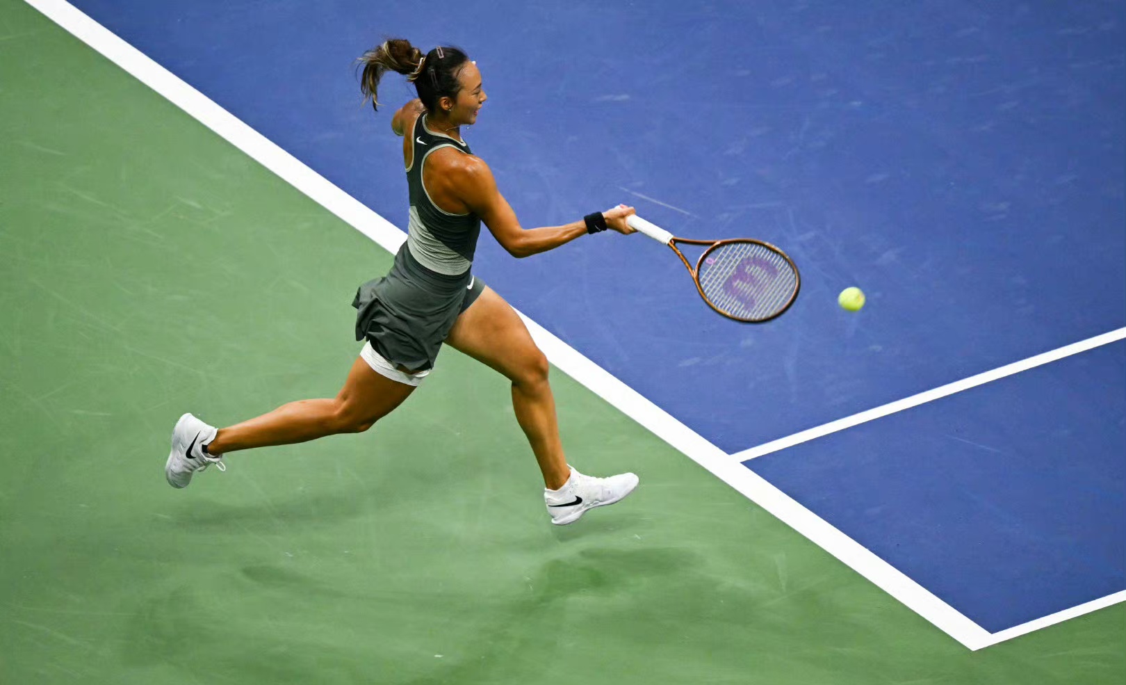 开云体育下载-SHR血洗BRO，Clid操刀奇招英雄翻盘焦点之战八强赛，技惊四座的简单介绍